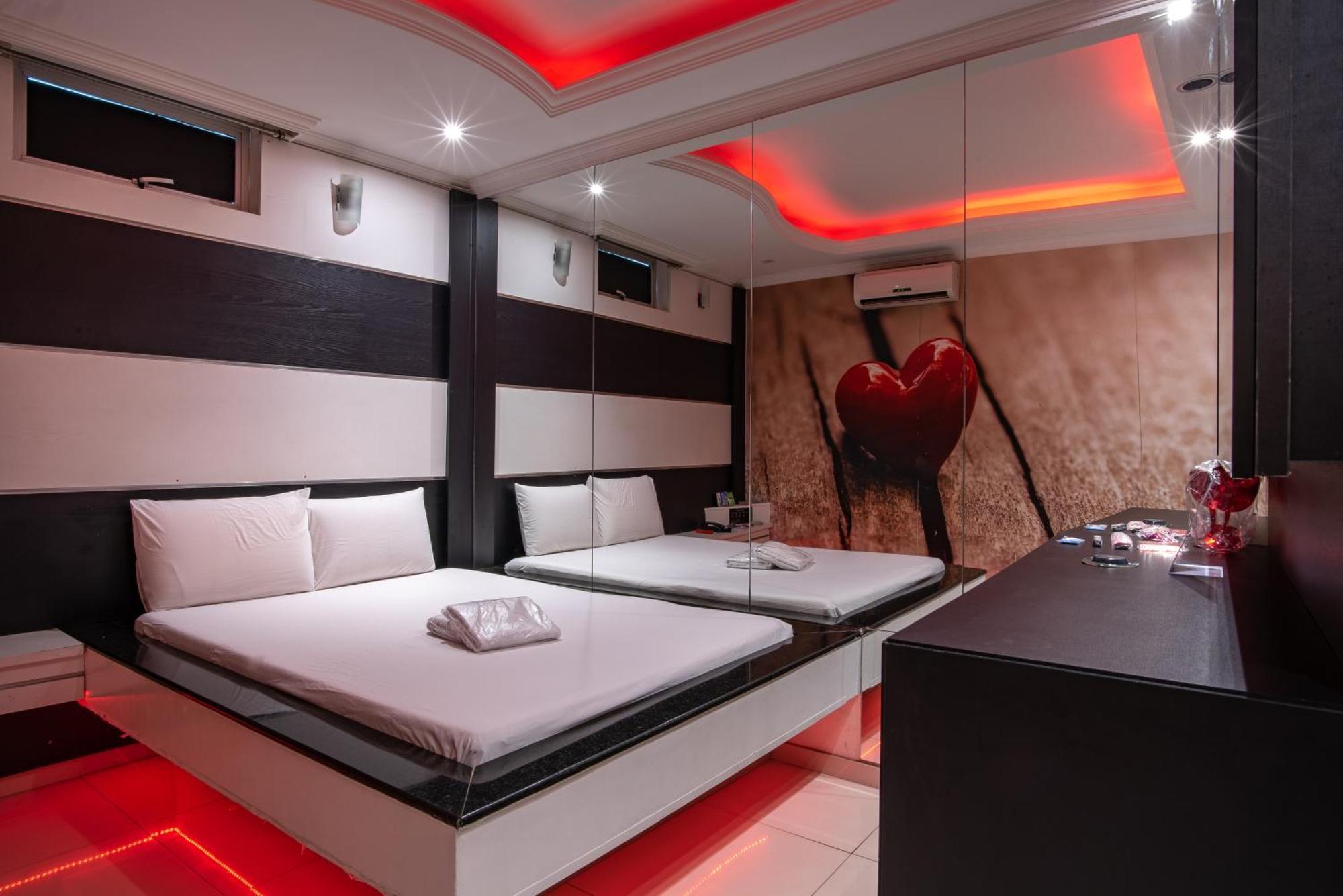 Motel Fantasy 2 (Adults Only) Contagem Bagian luar foto