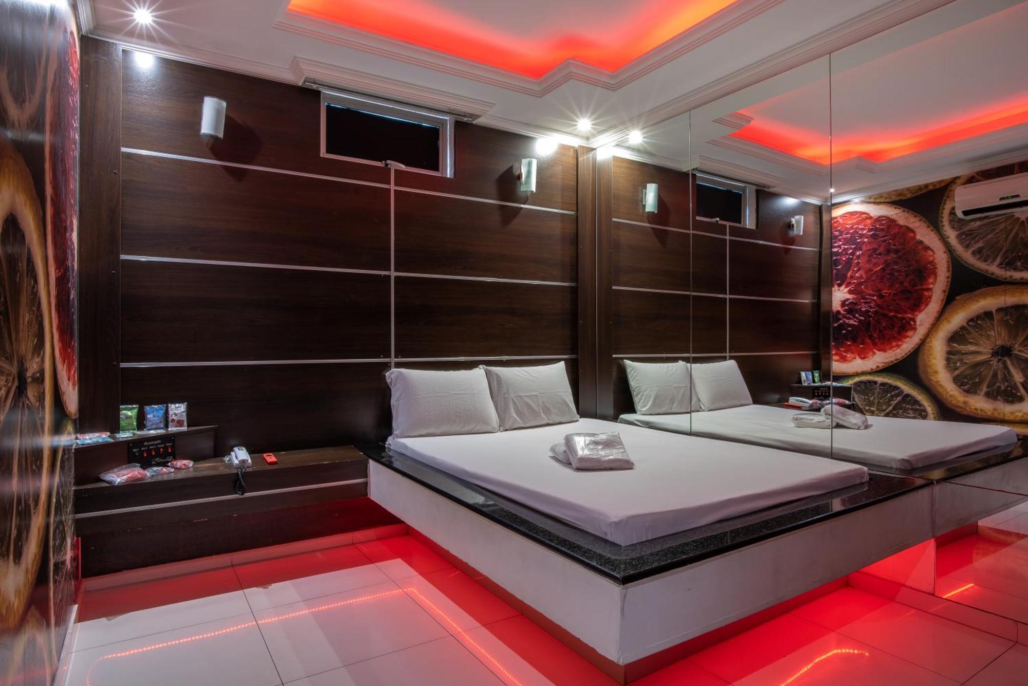 Motel Fantasy 2 (Adults Only) Contagem Bagian luar foto