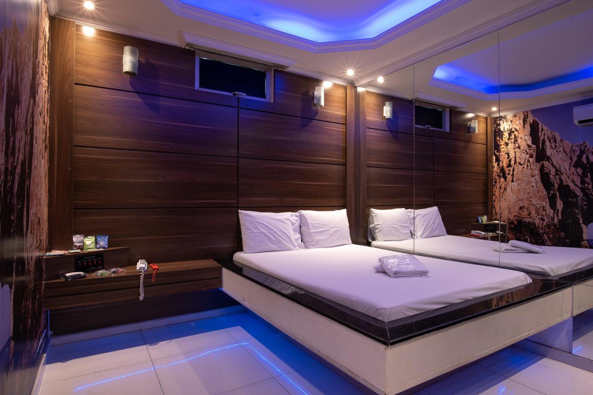 Motel Fantasy 2 (Adults Only) Contagem Bagian luar foto