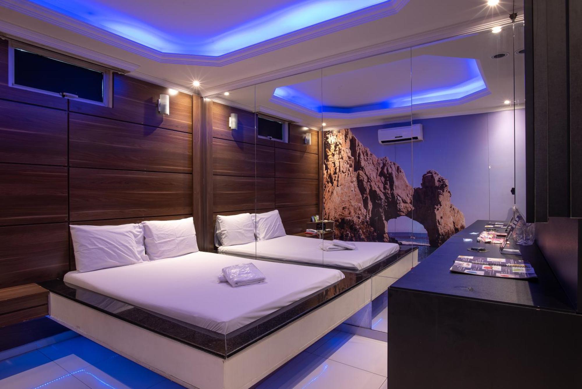 Motel Fantasy 2 (Adults Only) Contagem Bagian luar foto