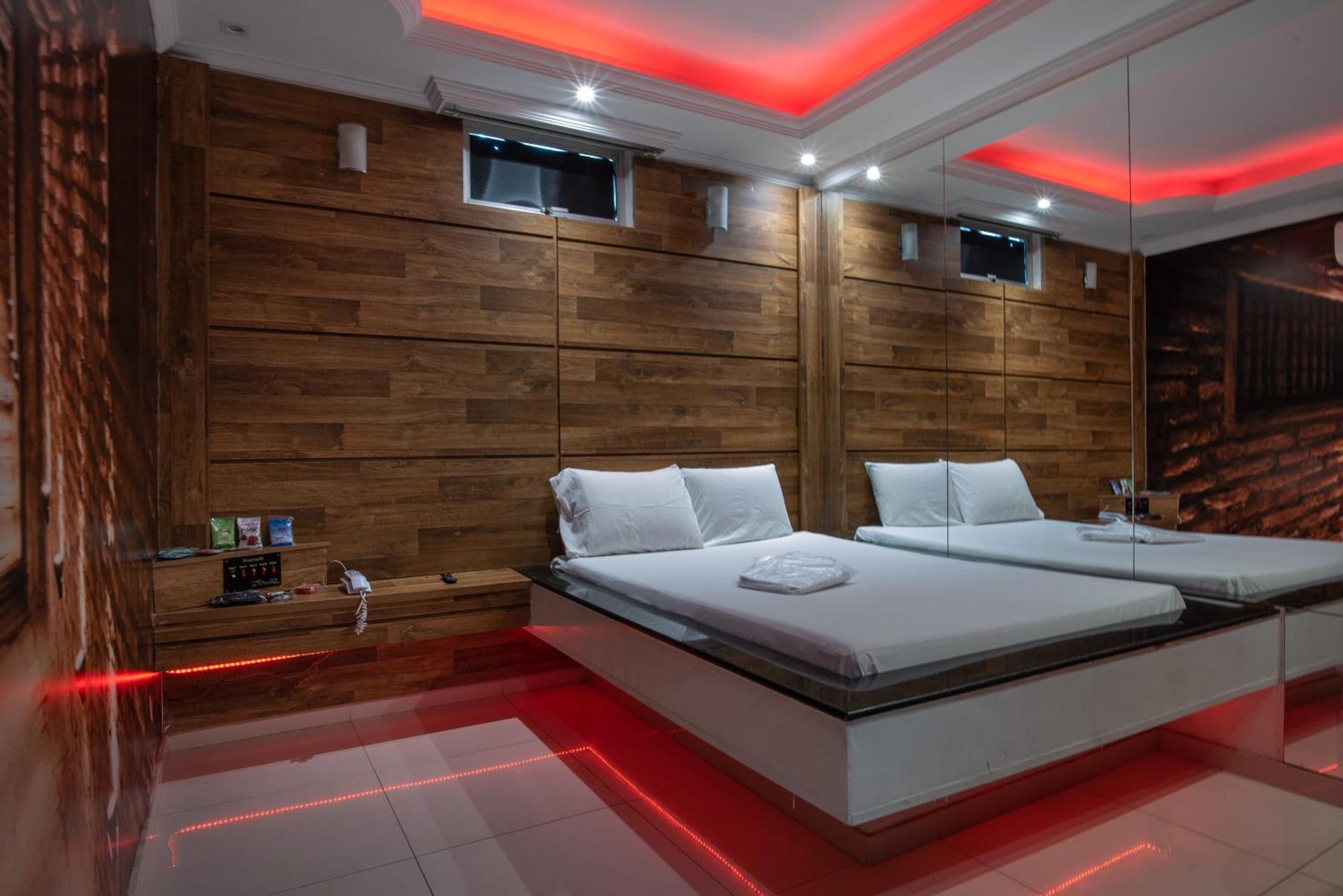 Motel Fantasy 2 (Adults Only) Contagem Bagian luar foto