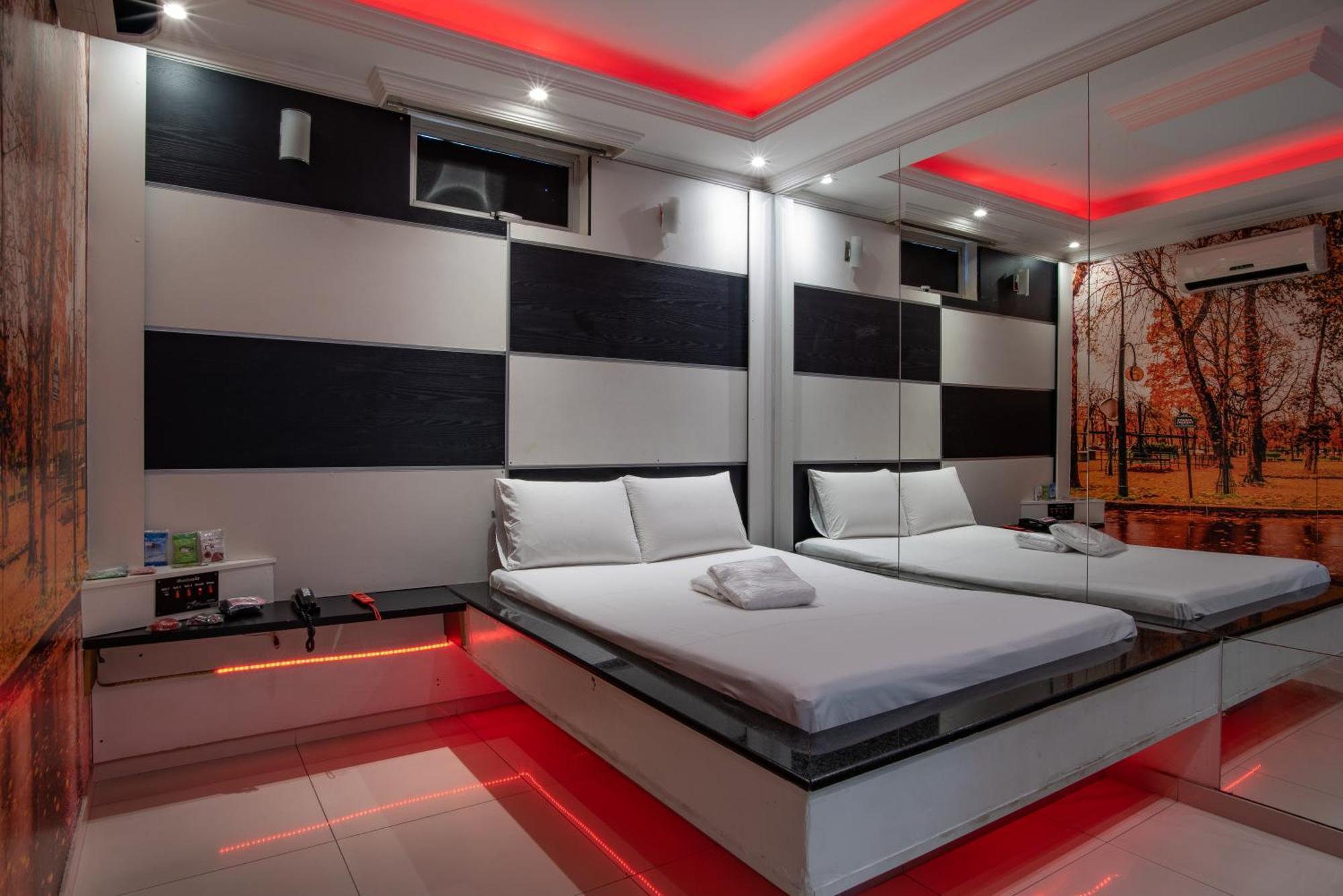 Motel Fantasy 2 (Adults Only) Contagem Bagian luar foto