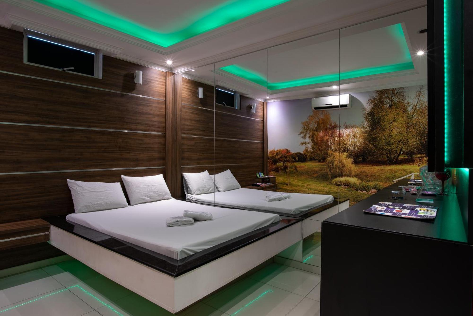 Motel Fantasy 2 (Adults Only) Contagem Bagian luar foto