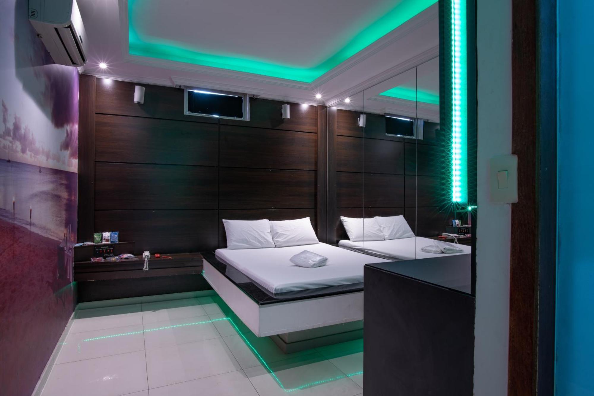 Motel Fantasy 2 (Adults Only) Contagem Bagian luar foto
