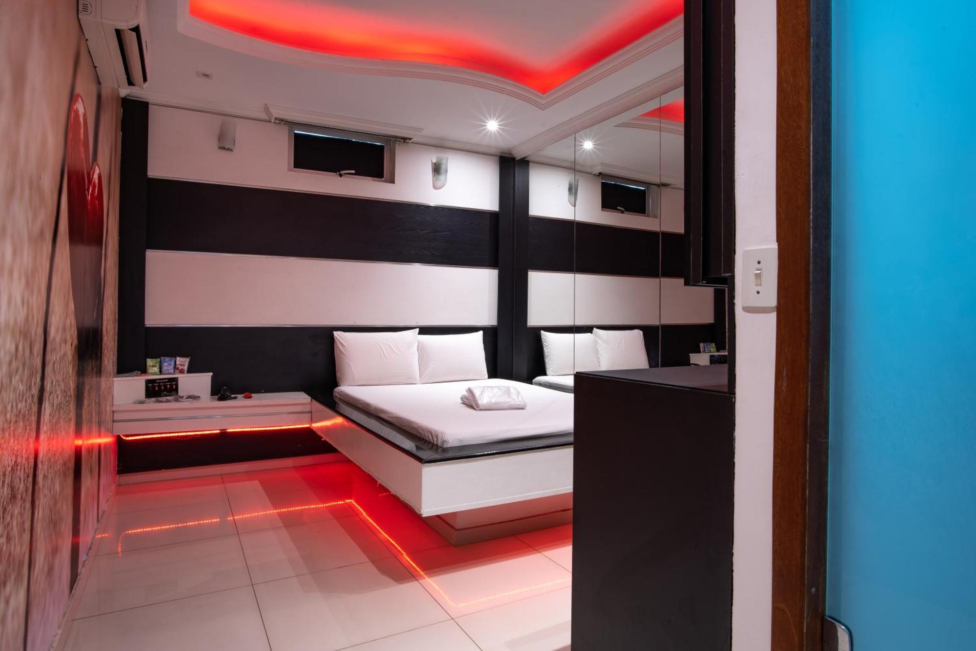 Motel Fantasy 2 (Adults Only) Contagem Bagian luar foto