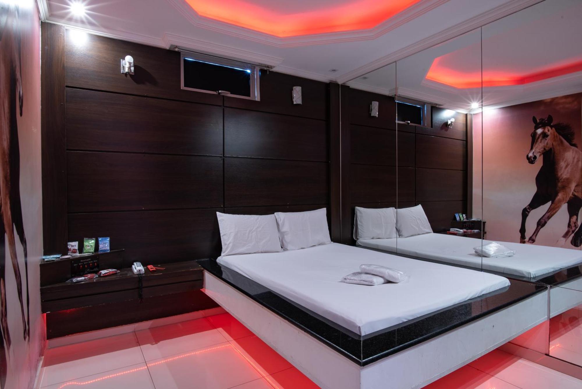 Motel Fantasy 2 (Adults Only) Contagem Bagian luar foto